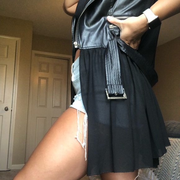 Leather vest - Picture 3 of 5